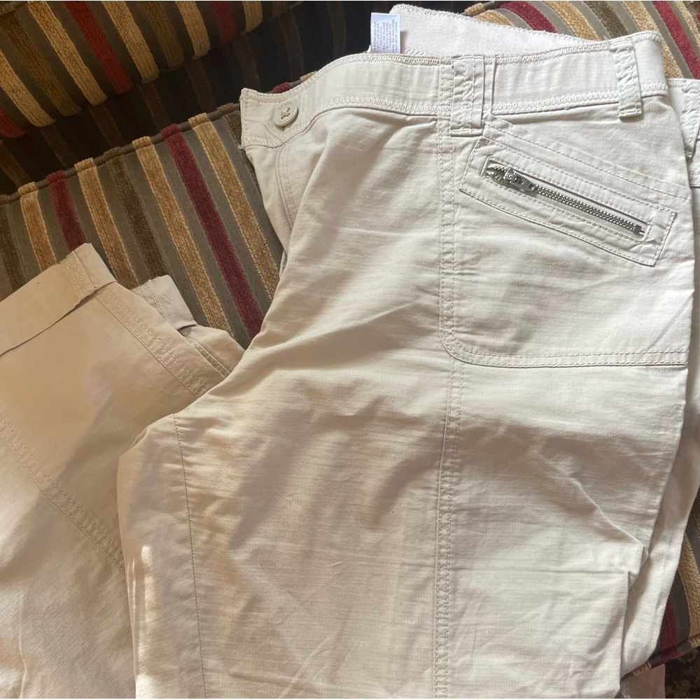 Chico’s cropped chino pants